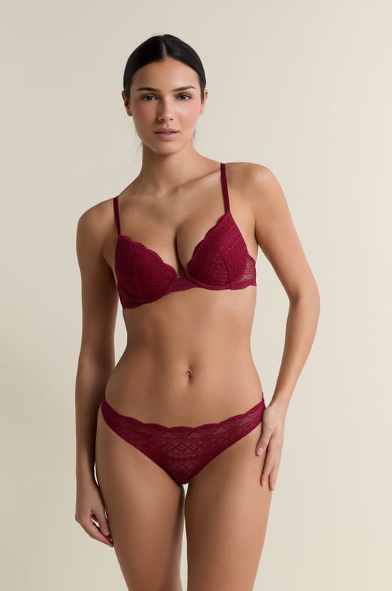 Culotte en dentelle;${refinementColor}