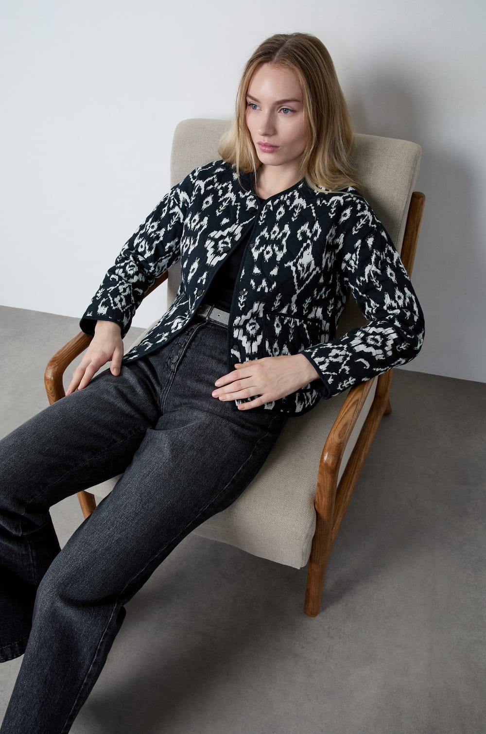 Patterned Jacket;${refinementColor}