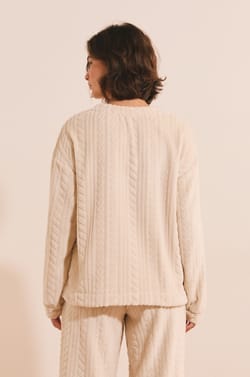 Pull col rond avec motifs tress&eacute;s;${refinementColor}