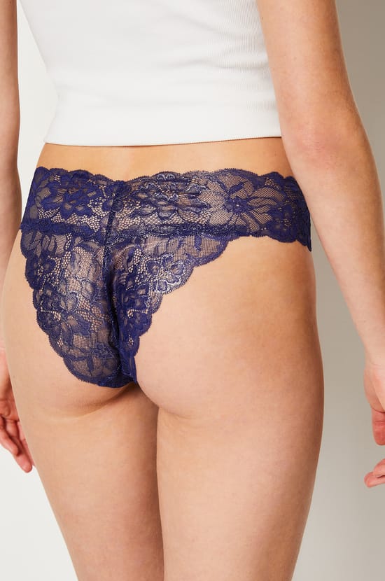 Tanga en dentelle irisé;${refinementColor}