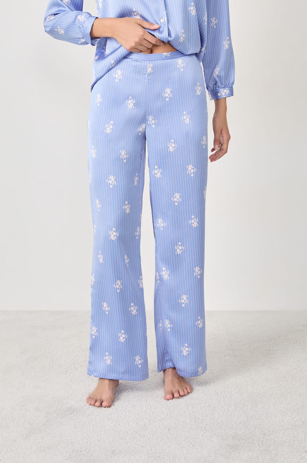 Satijnen pyjamabroek met print;${refinementColor}