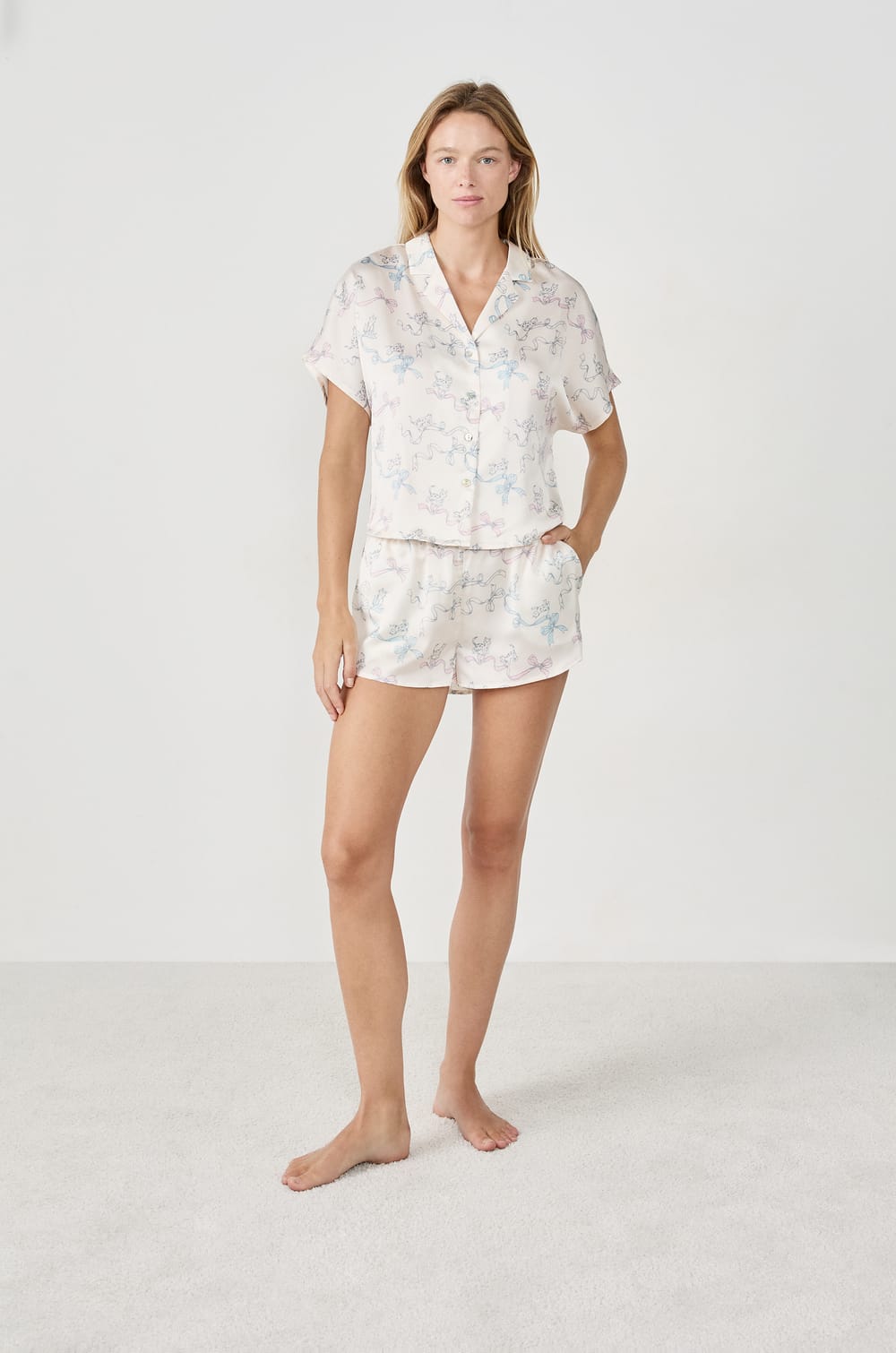 Pyjama 2 pièces satiné;${refinementColor}