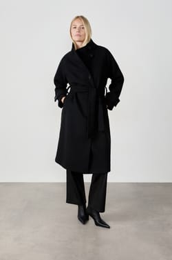 Manteau long ceinturé;${refinementColor}