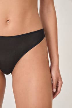 Tanga transparente de tul;${refinementColor}