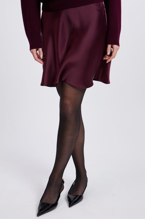 Jupe courte satinée;${refinementColor}