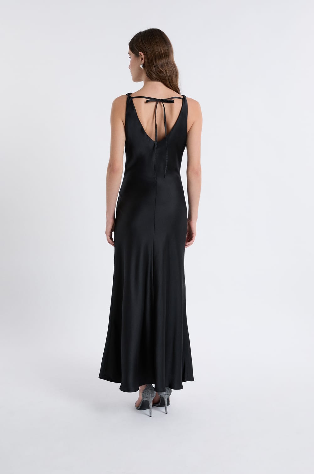 Robe longue satin&eacute;e ;${refinementColor}