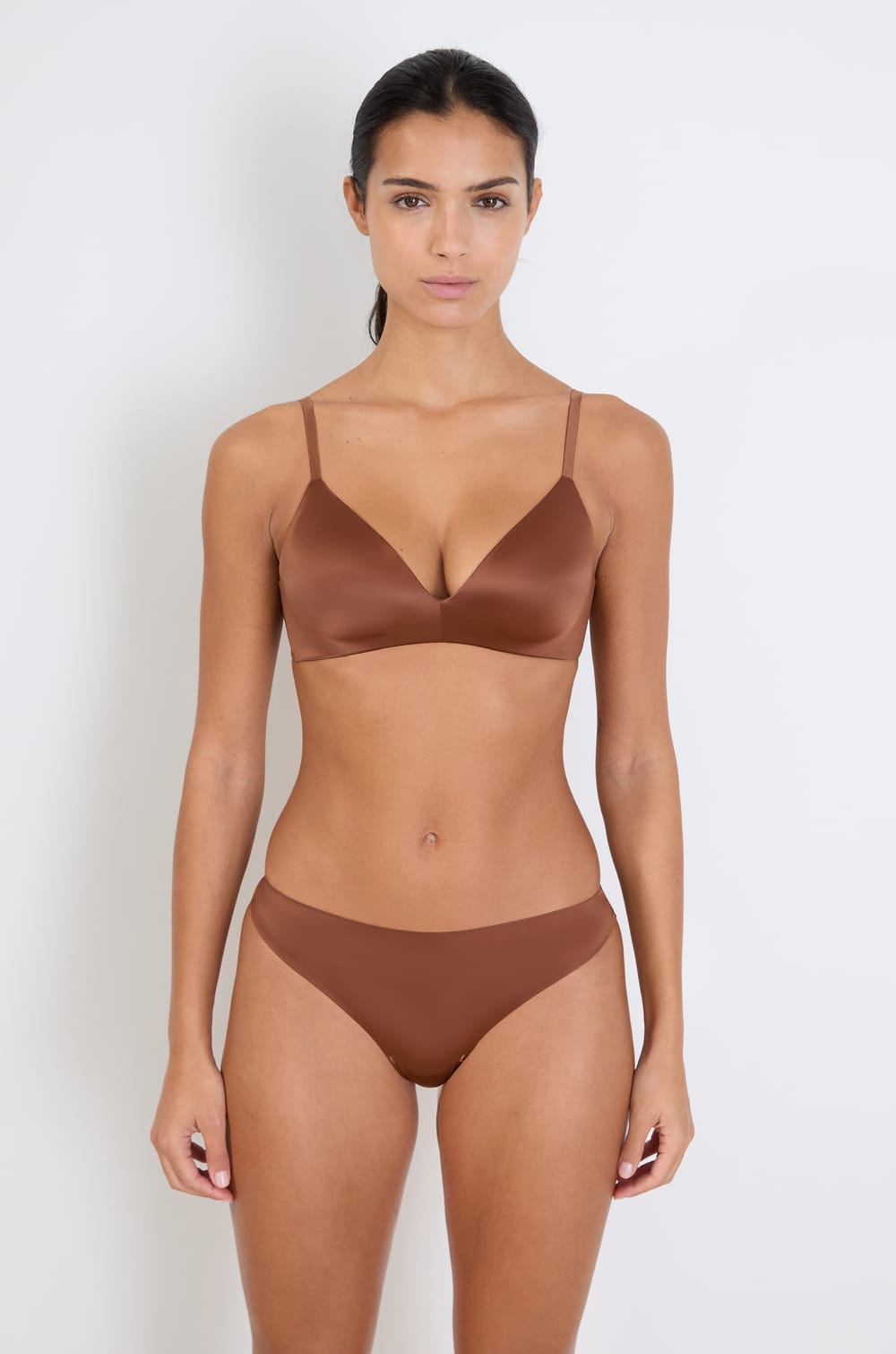 Shorty en microfibre satinée;${refinementColor}