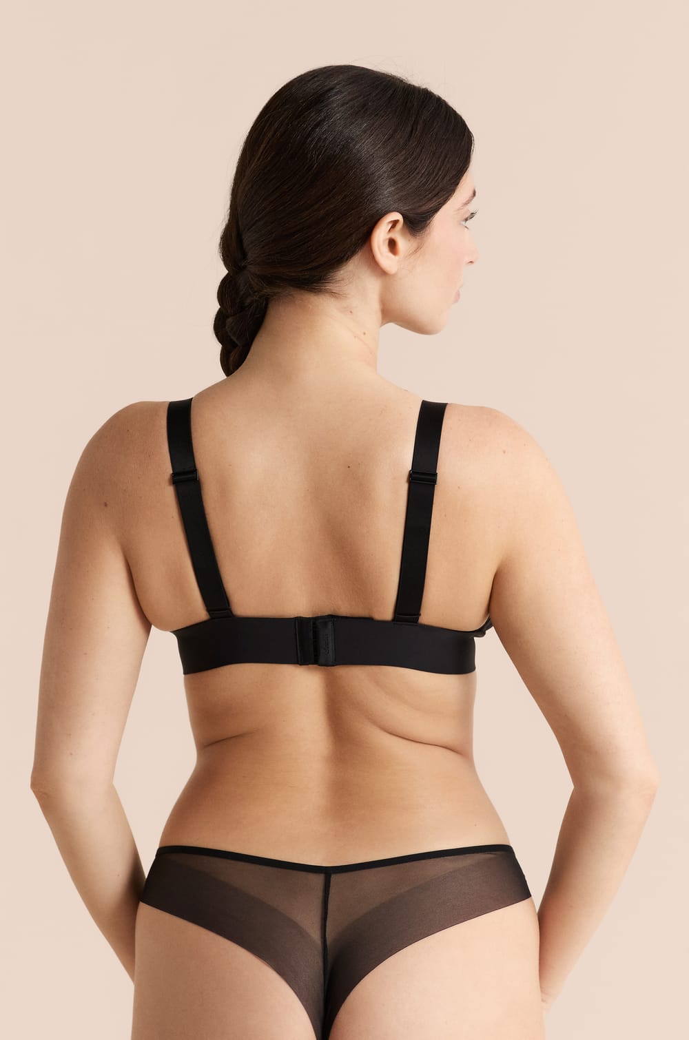 Wireless triangle bra in mesh;${refinementColor}