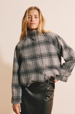Manteau court &agrave; carreaux;${refinementColor}