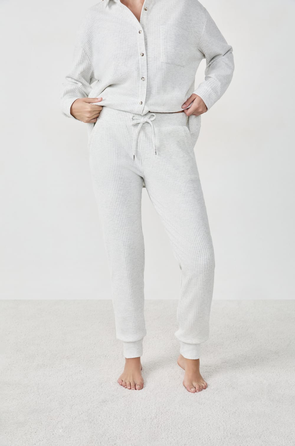 Pantalón de pijama acanalado;${refinementColor}
