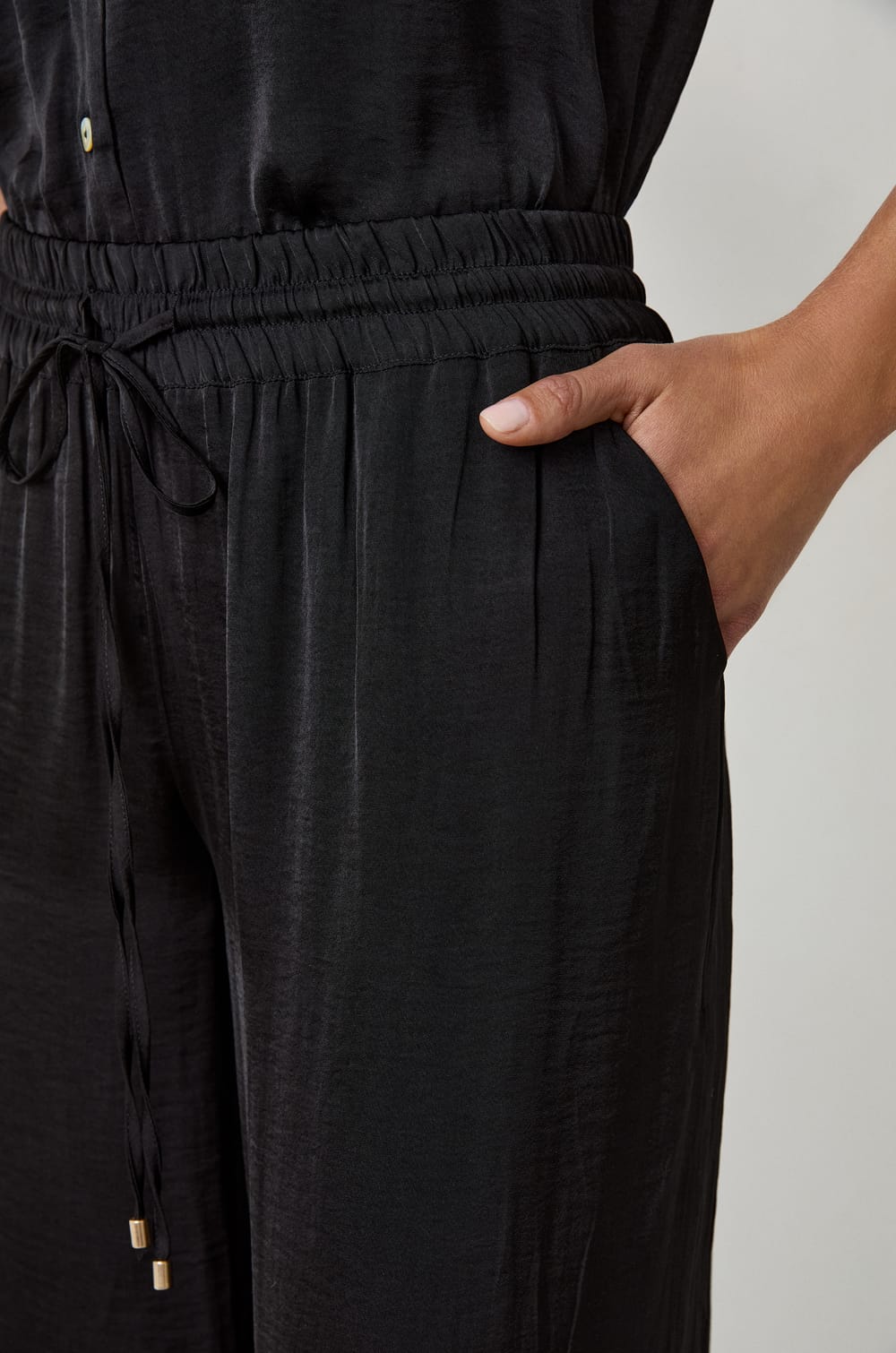 Wide-leg satin trousers;${refinementColor}