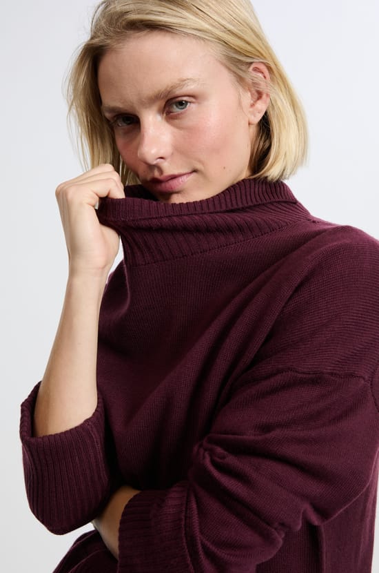 Sleeveless Sweater;${refinementColor}