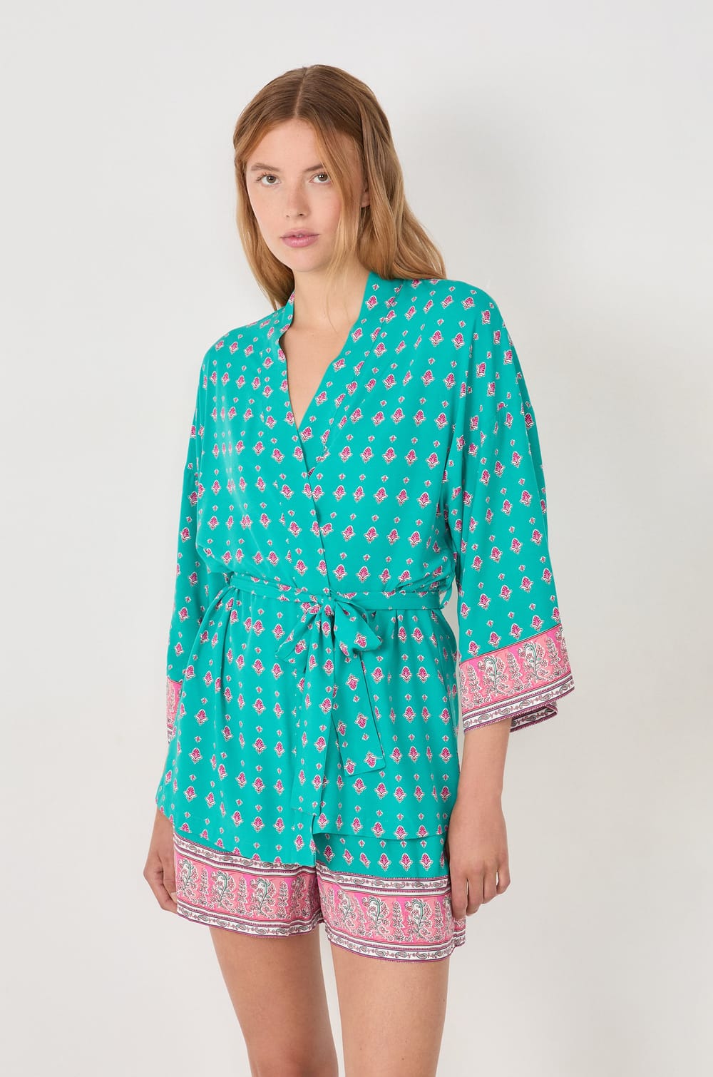 Printed Robe;${refinementColor}