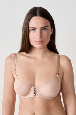 Bra sin relleno de seda y tul. Copa B-D;${refinementColor}