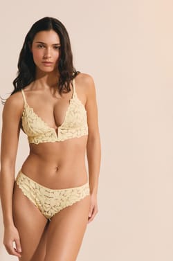 Tanga con encaje;${refinementColor}