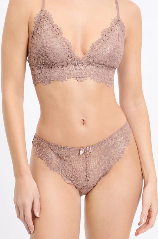 Tanga aus irisierender Spitze;${refinementColor}