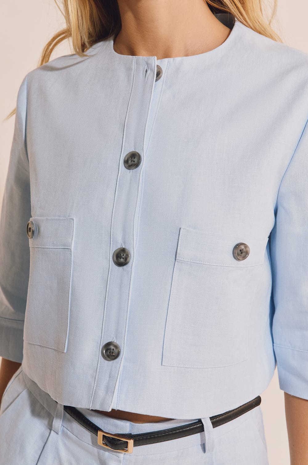 Veste courte en lin;${refinementColor}