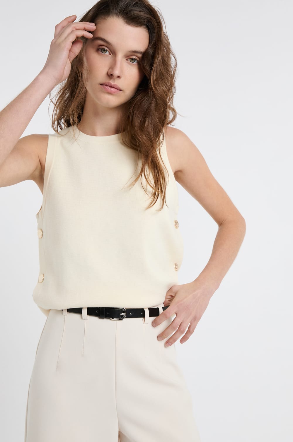 Top sans manches en coton avec boutons dor&eacute;s;${refinementColor}