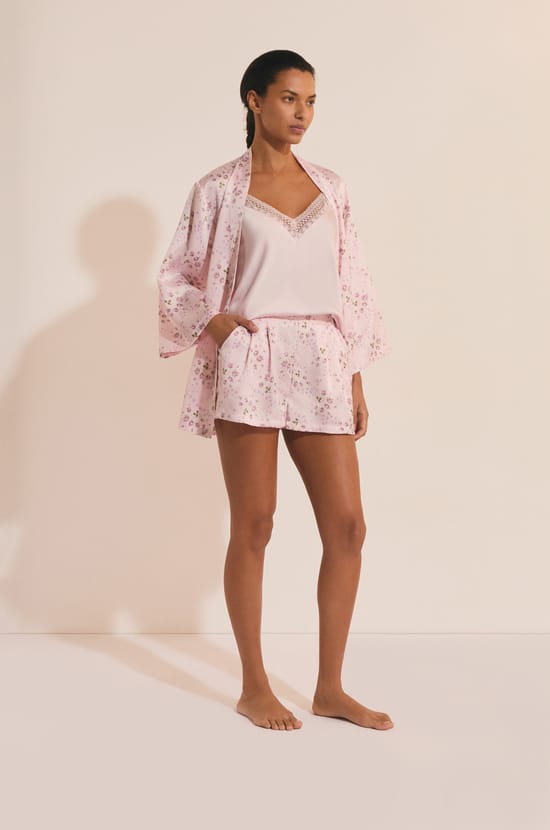 Ensemble de pyjama 3 pi&egrave;ces satin&eacute; &agrave; motifs fleuris;${refinementColor}