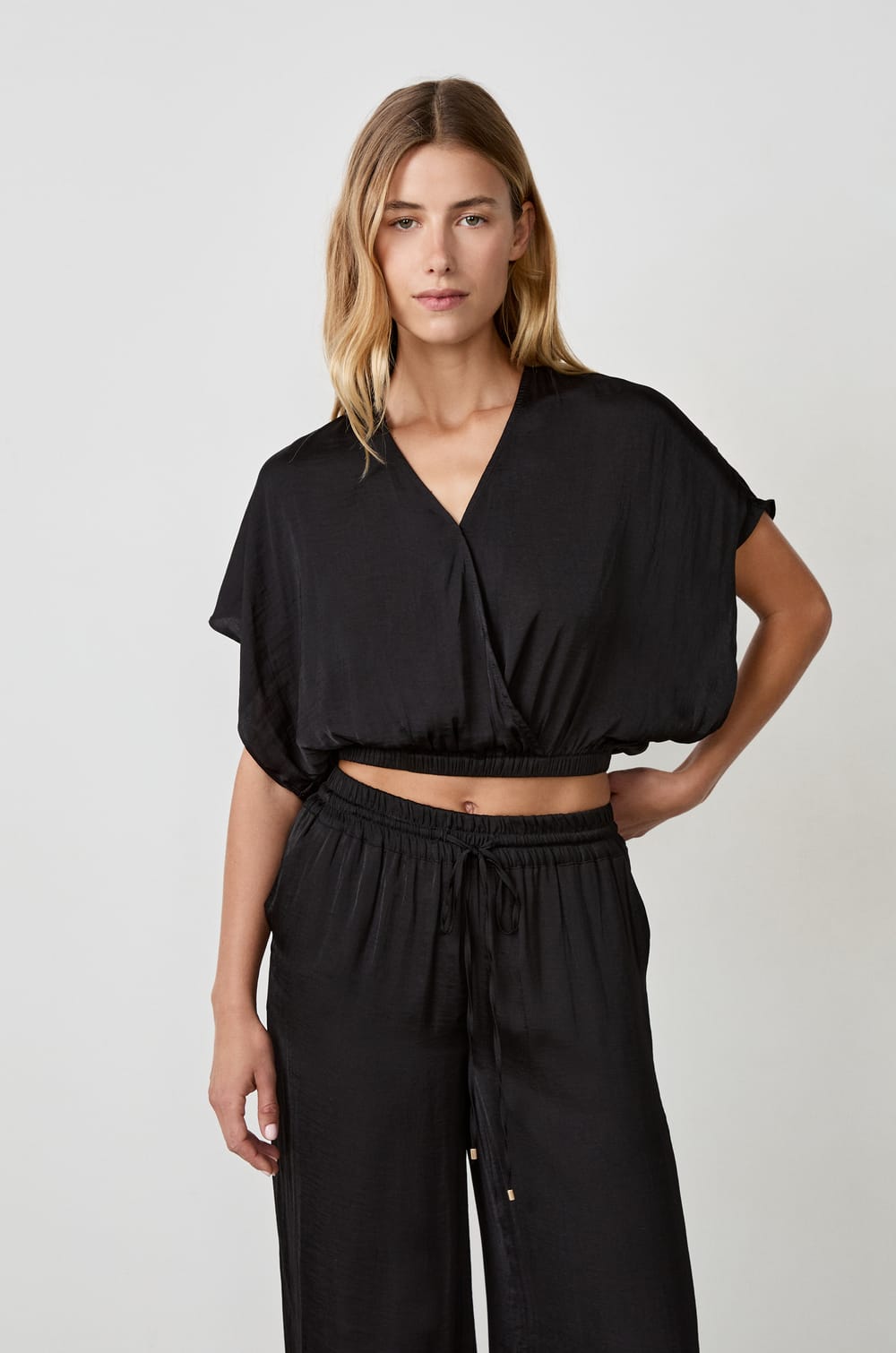 Short-sleeved Satin Top;${refinementColor}