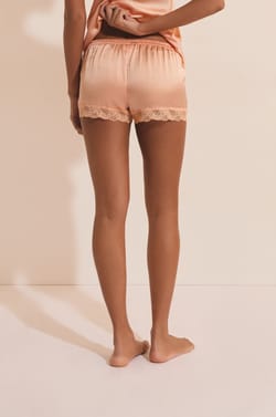 Short de pyjama en soie d&eacute;tails dentelle;${refinementColor}