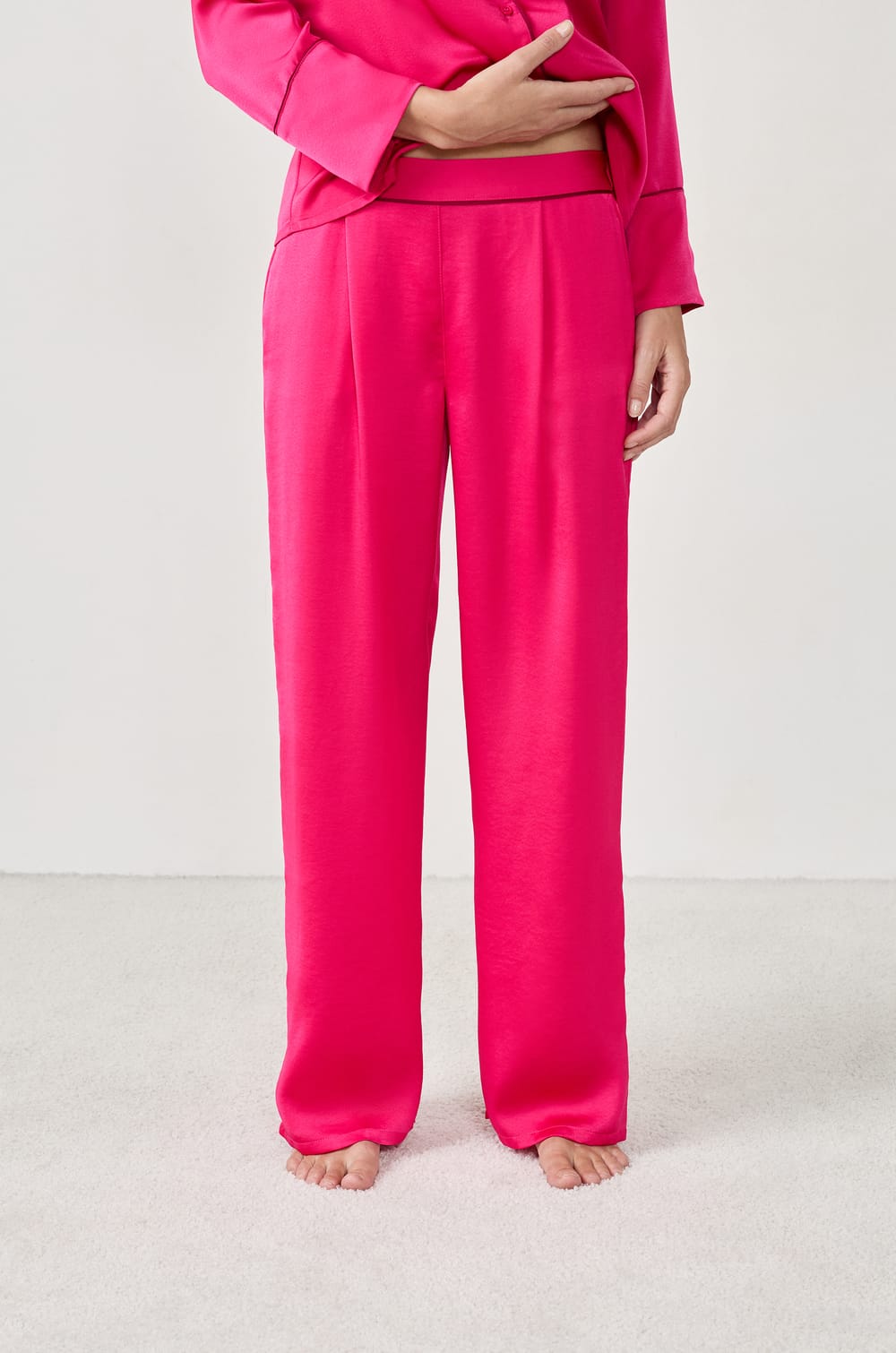 Pantalon de pyjama satiné;${refinementColor}
