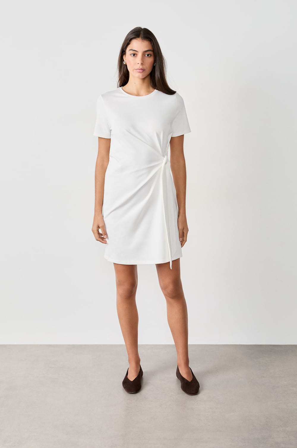 Robe courte fluide;${refinementColor}