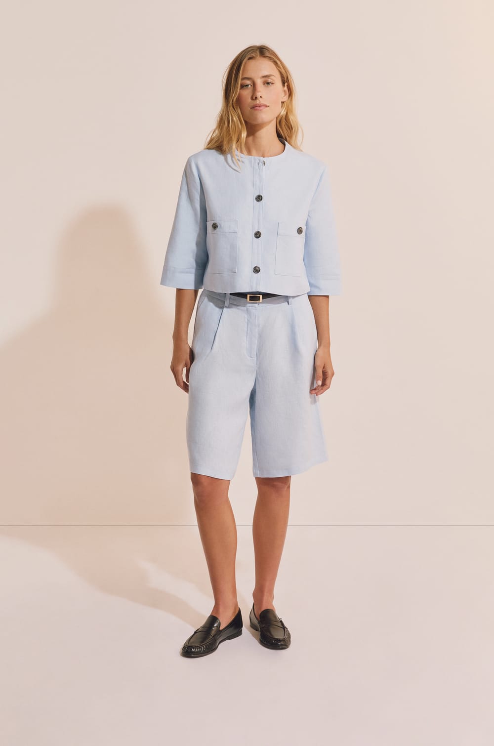 Bermuda en lin;${refinementColor}