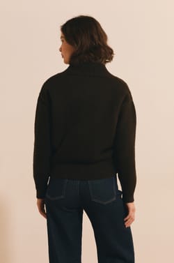 Pull col V en maile;${refinementColor}