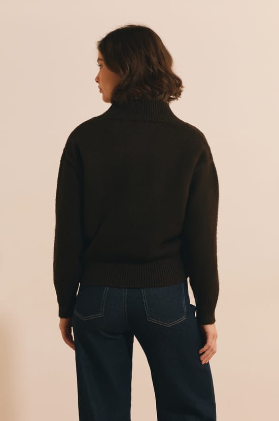 Pull col V en maile;${refinementColor}