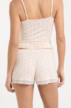 Short de pyjama avec d&eacute;tails dentelle;${refinementColor}