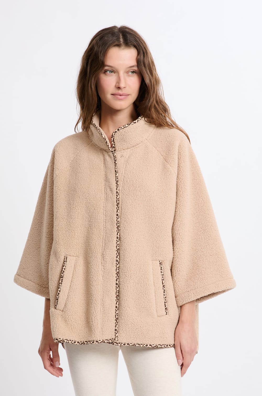 Veste avec détails à motifs effet polaire;${refinementColor}