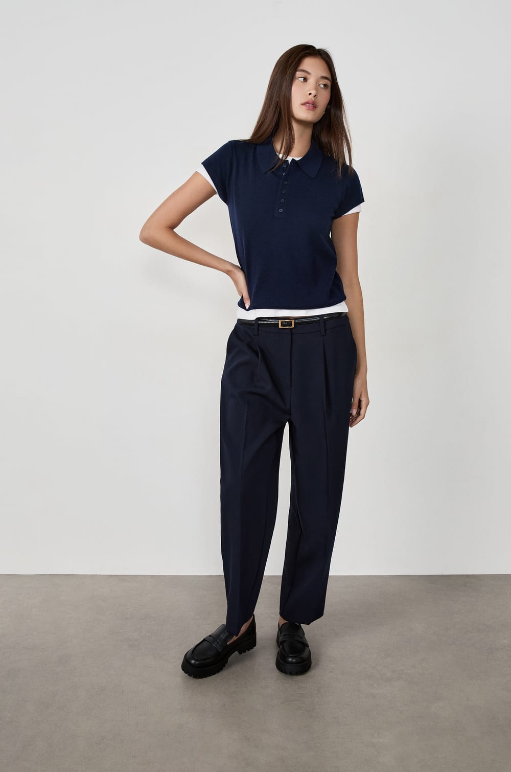 Pantalon coupe carotte;${refinementColor}