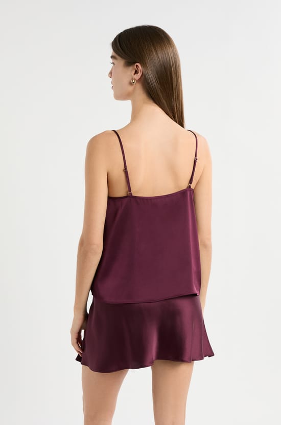 Robe longue avec broderies;${refinementColor}