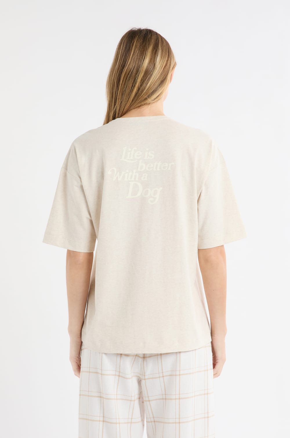 Camiseta de algod&oacute;n &laquo;Life is better with a dog&raquo; con bordado de d&aacute;lmata;${refinementColor}