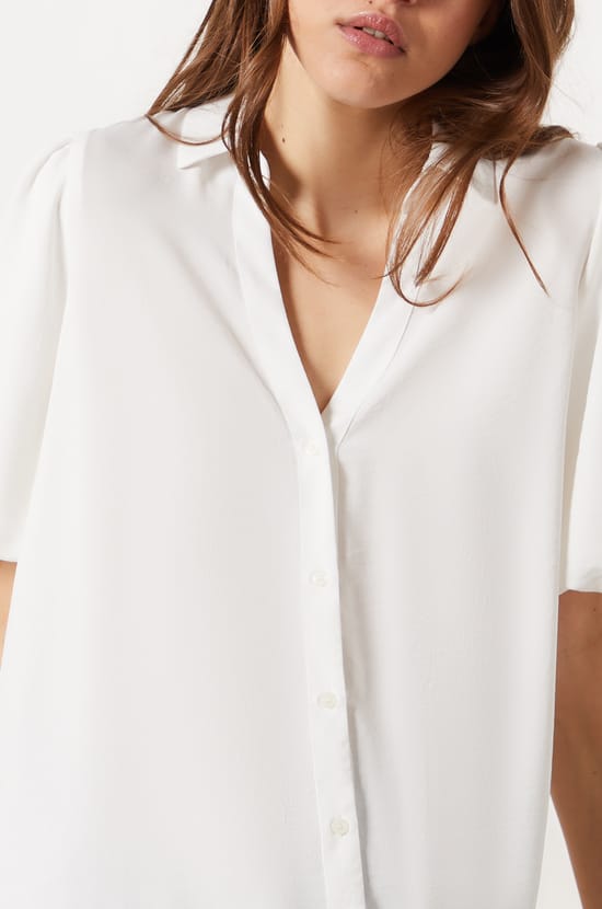 Chemisier manches courtes bouffantes texturé;${refinementColor}