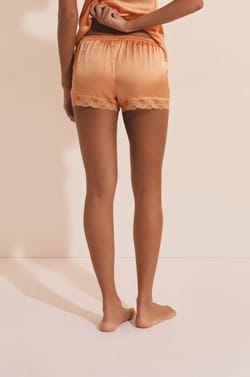 Zijden pyjamashort met kant details;${refinementColor}