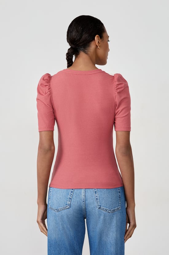 T-shirt manches courtes avec épaules bouffantes;${refinementColor}