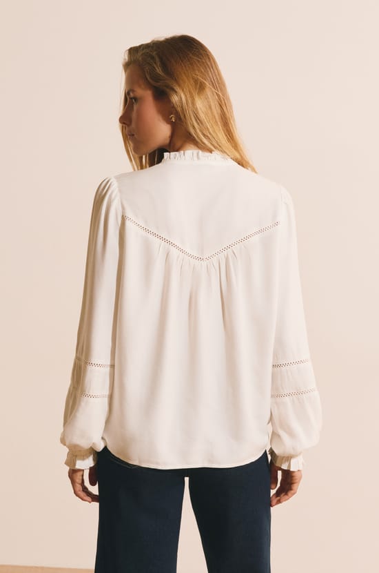 Blouse avec broderie;${refinementColor}