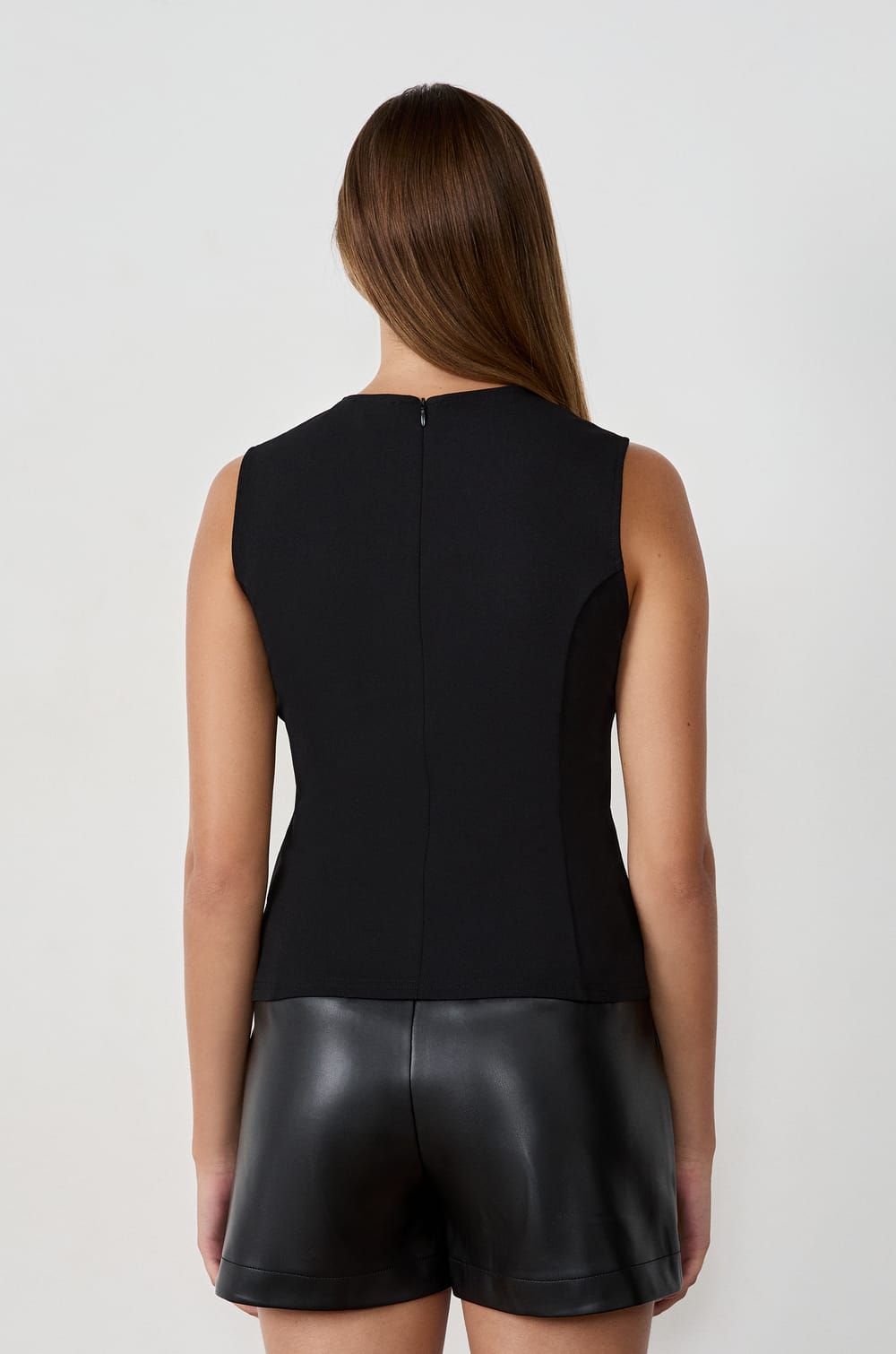 Sleeveless T-shirt;${refinementColor}