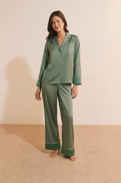 Chemise de pyjama satin&eacute;e &agrave; motifs;${refinementColor}