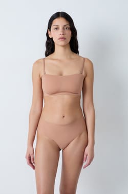 Microfibre Strapless Bra with Removable Straps;${refinementColor}