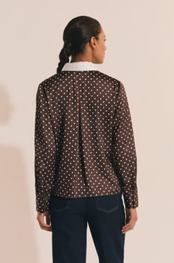 Chemise satin&eacute;e &agrave; pois avec cravate;${refinementColor}
