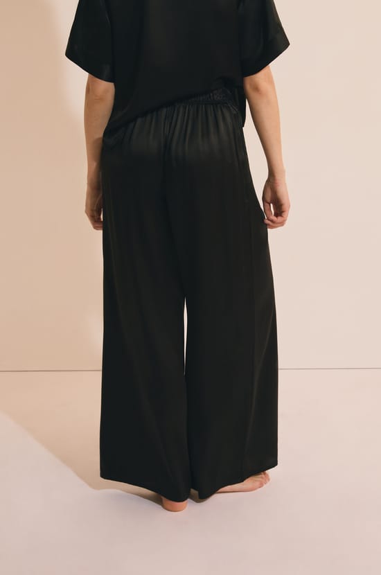 Pantalon de pyjama large en soie;${refinementColor}