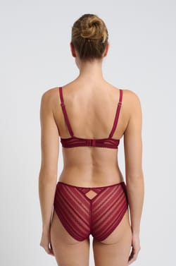 Soutien-gorge N.2 - Le push-up plongeant en dentelle;${refinementColor}