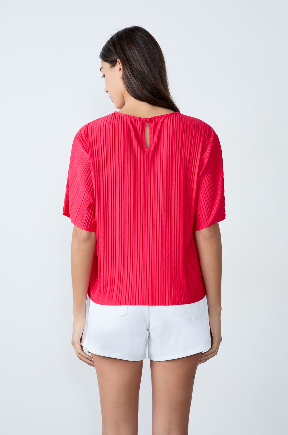 Short-sleeved pleated top;${refinementColor}