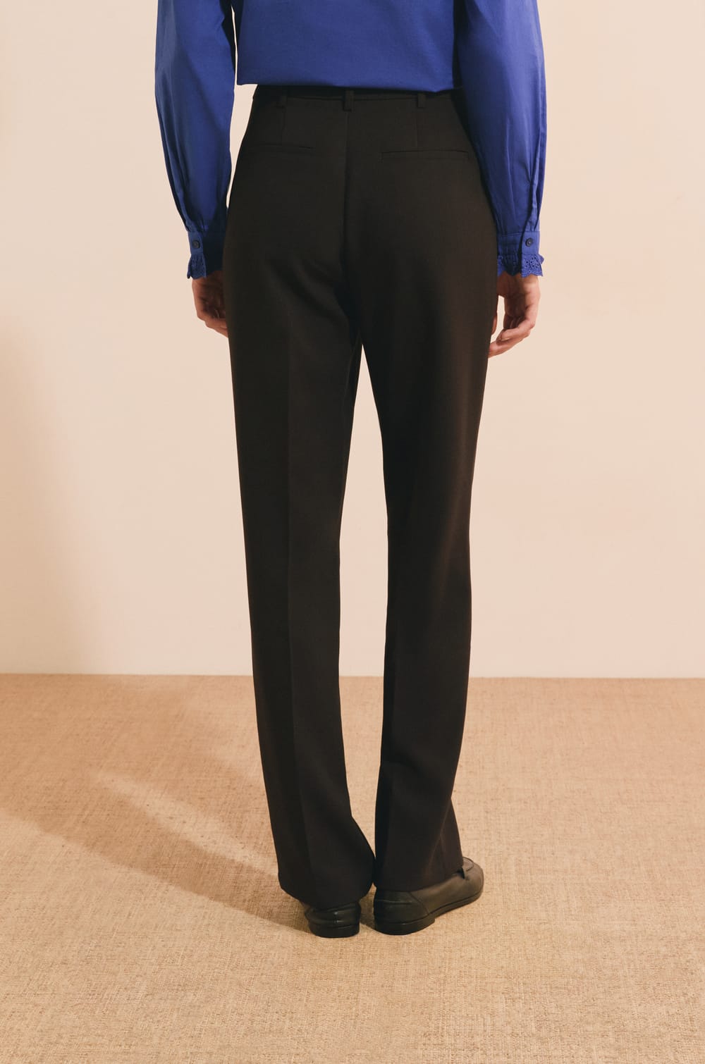Pantalon droit;${refinementColor}