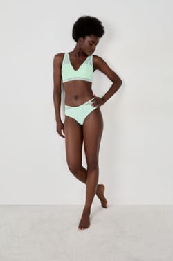 Braguita con encaje;${refinementColor}