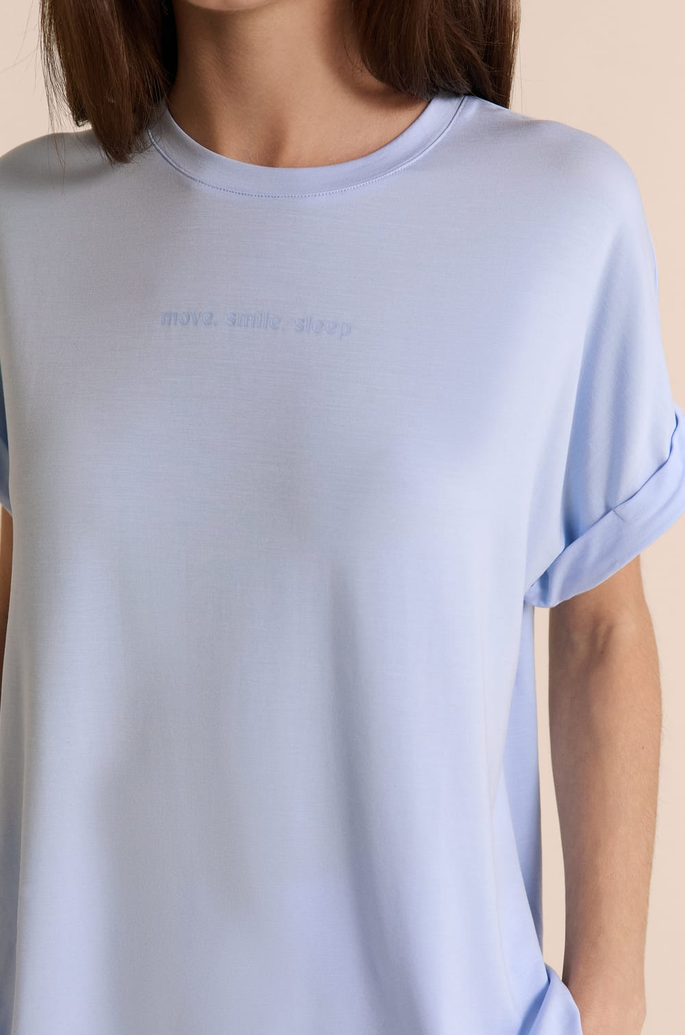 T-shirt de pyjama manches courtes r&eacute;alis&eacute; avec une fibre enrichie en Aloe Vera;${refinementColor}