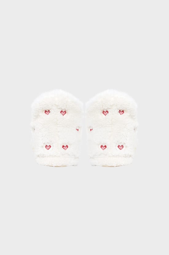 Botines de pelo estampados con motivos de corazones;${refinementColor}